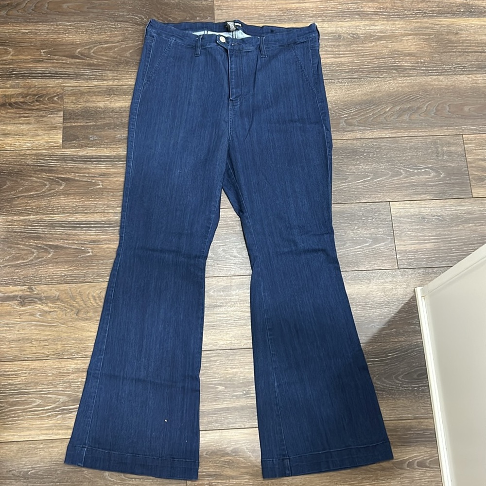 Fashion Nova Jeans - Trouser Flares with Stretch - Size 18